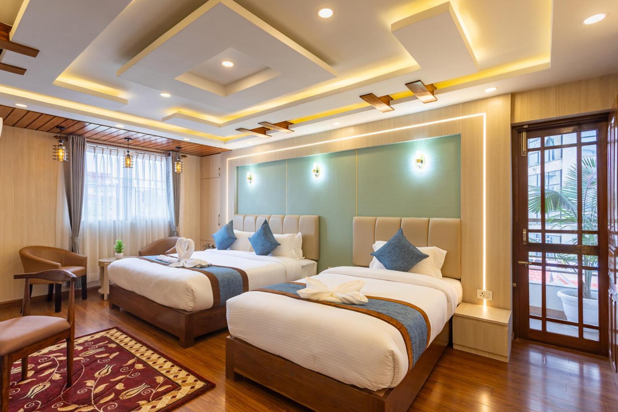 Airport Diana Hotel Катманду Экстерьер фото