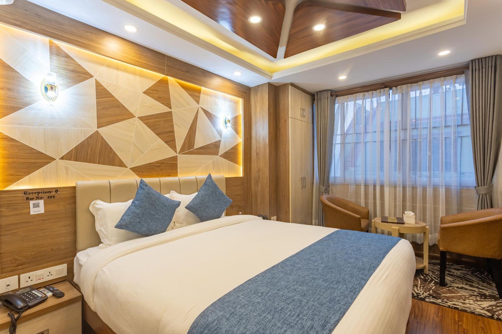 Airport Diana Hotel Катманду Экстерьер фото